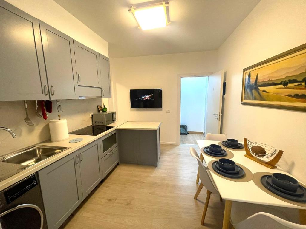 Coastal apartment in Sarandë with promenade view
